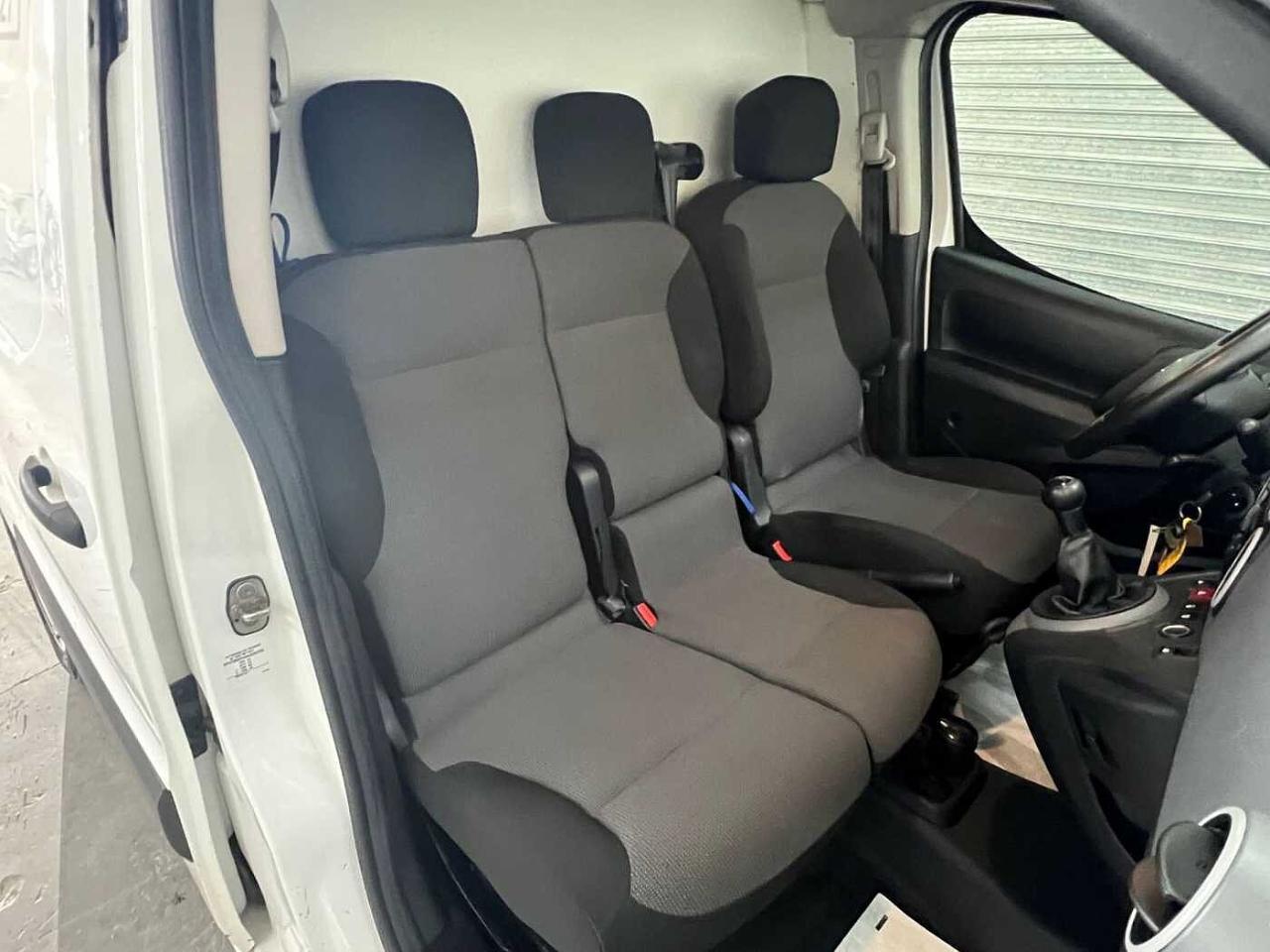 Peugeot Peugeot Partner usata, con 4 porte