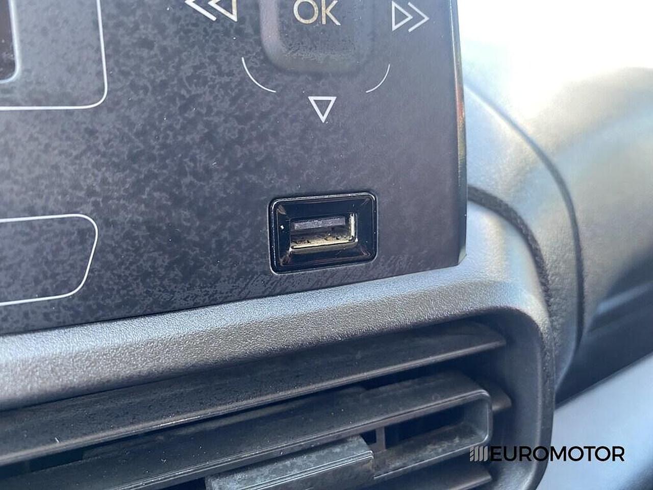 Peugeot Peugeot Partner usata, con interno grey