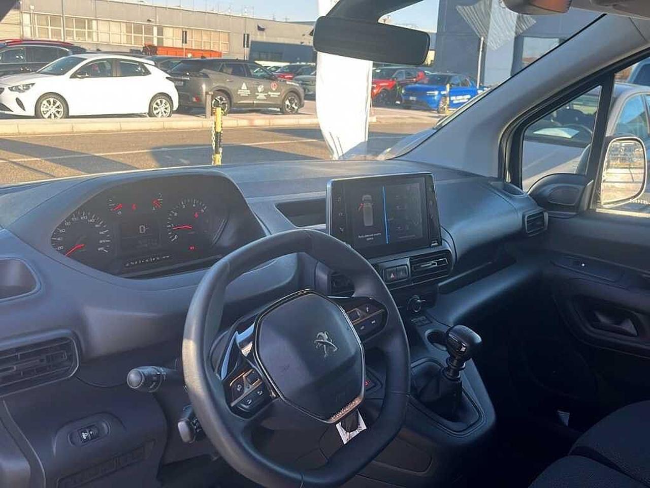 Peugeot Peugeot Partner usata, con 2x Airbag frontali (conducente + passeggero)