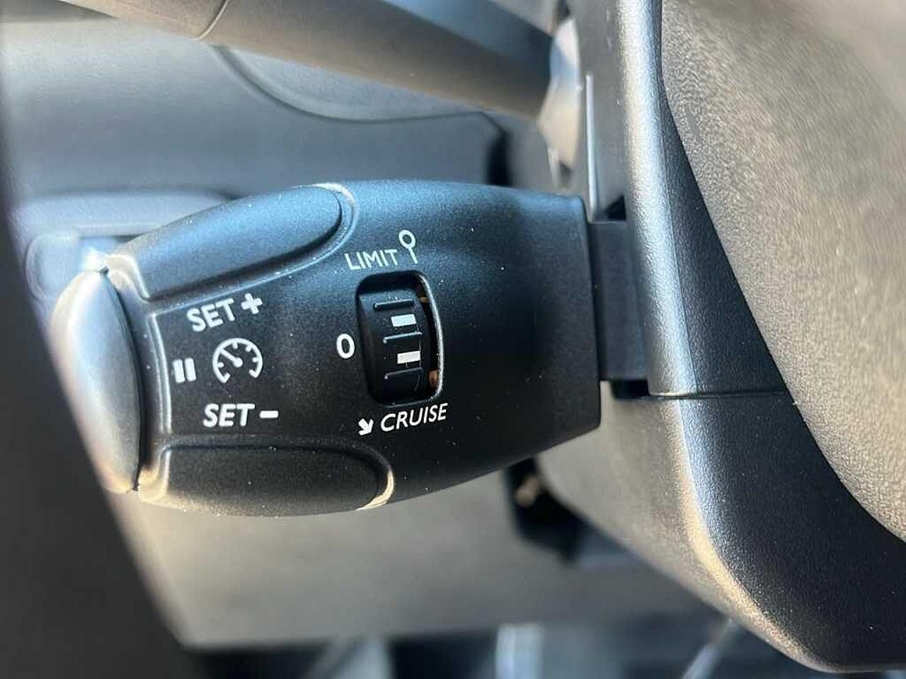 Peugeot Peugeot Partner usata, con android auto & apple carplay