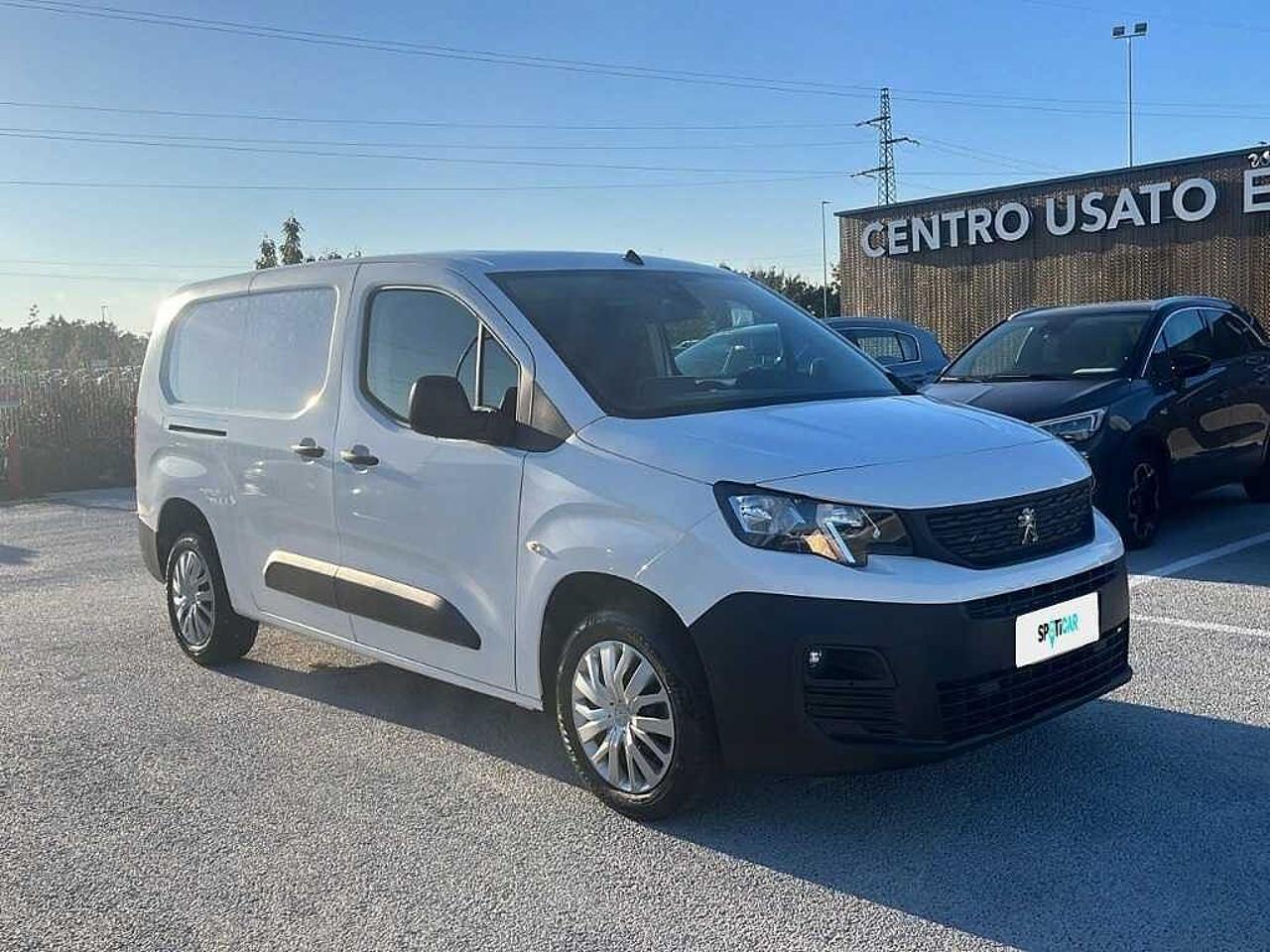 Peugeot Peugeot Partner usata, con calotte dei retrovisori nere