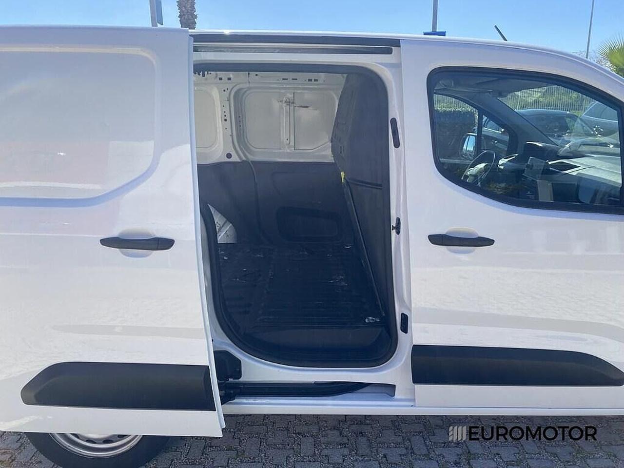 Peugeot Peugeot Partner usata, con 4 porte