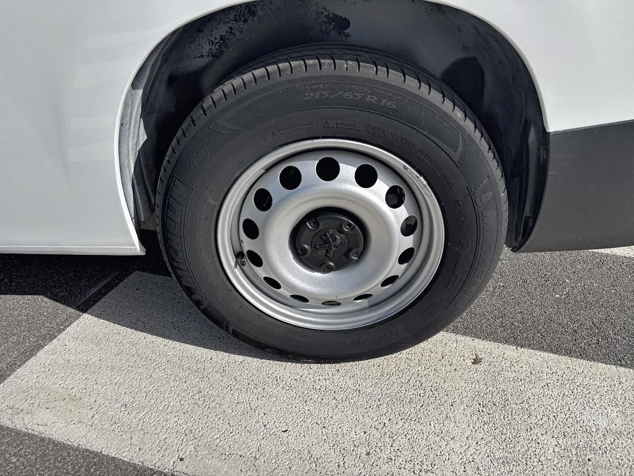 Peugeot Peugeot Partner usata, con 4 freni a disco con 2 dischi ventilati