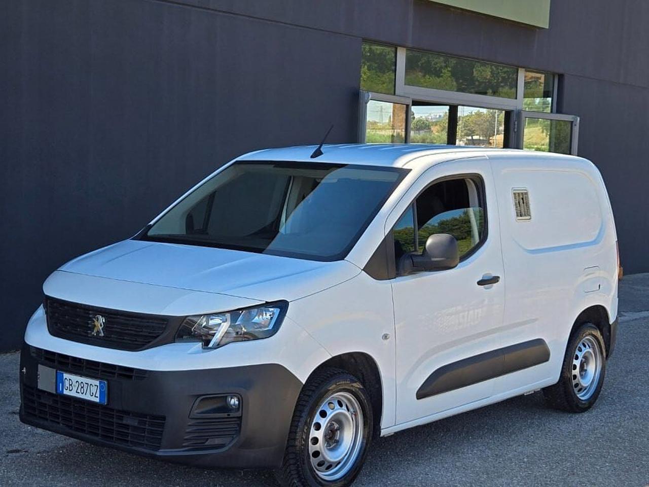 Peugeot Peugeot Partner PARTNER BHDi 130 PC Premium Riv. Inox