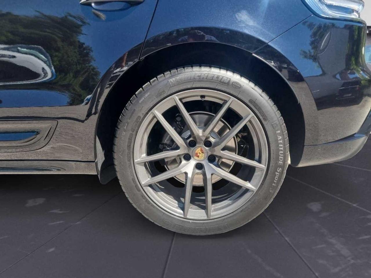 Porsche Porsche Macan usata, con 2 prese di corrente da 12 volt nell
