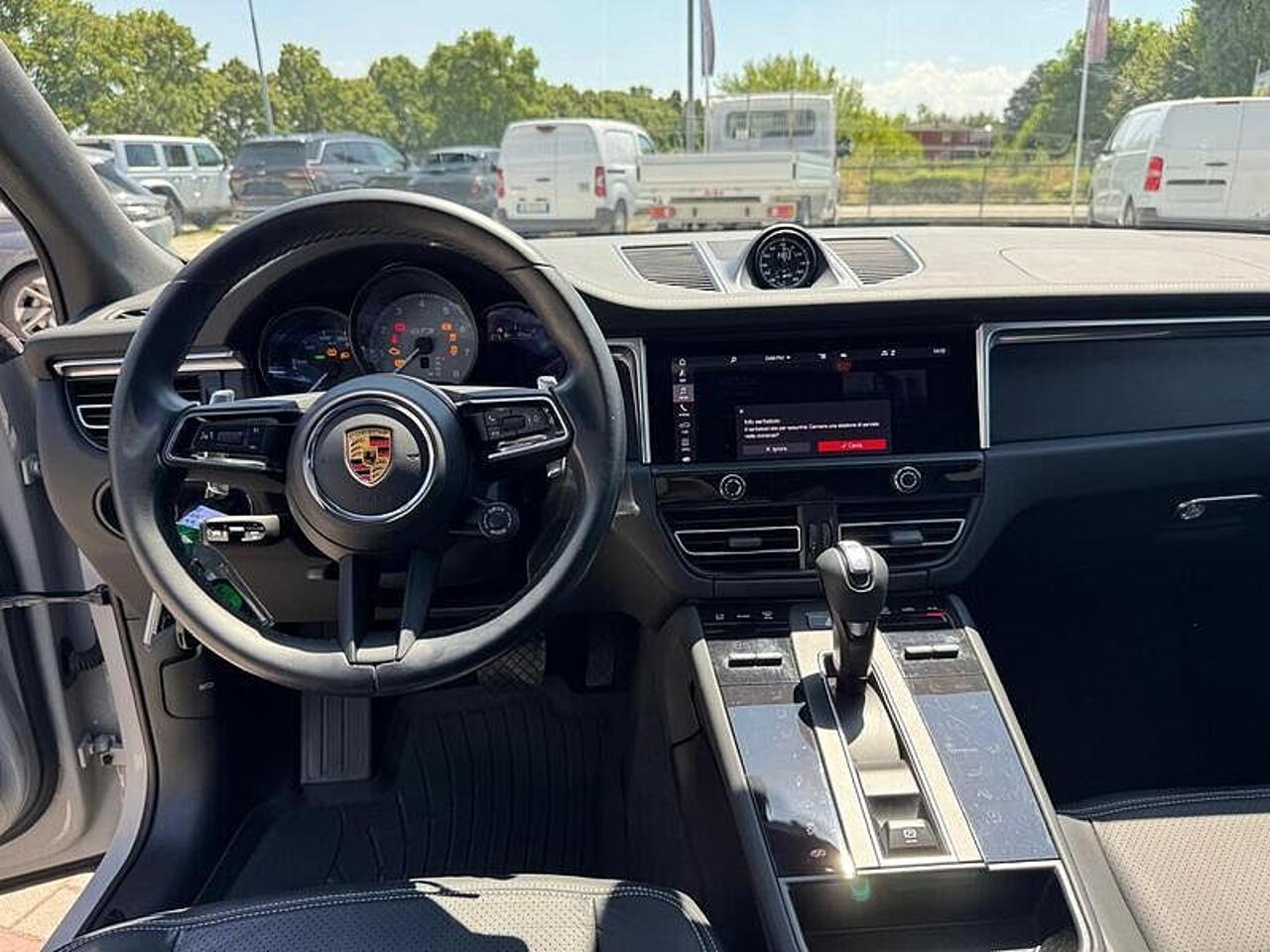 Porsche Porsche Macan usata, con interno black