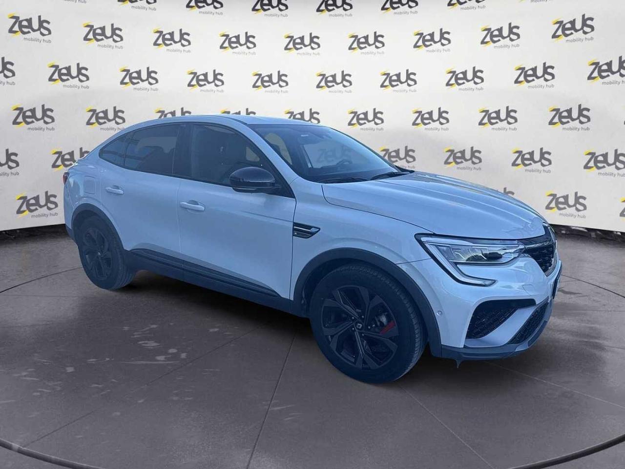 Renault Renault Arkana usata, con badge specifico r.s. line su parafanghi anteriori laterali