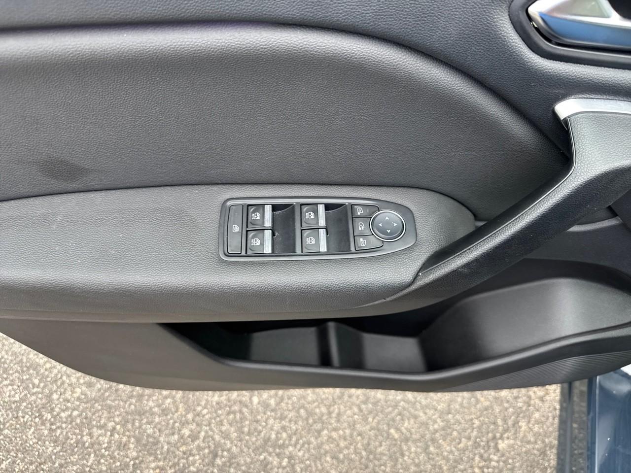 Renault Renault Captur usata, con airbag laterali a tendina ant./post.