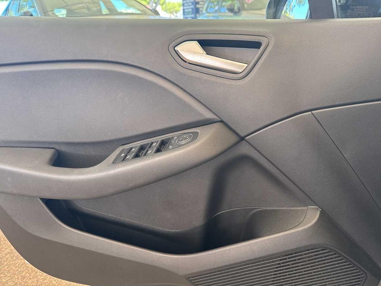 Renault Renault Clio usata, con assistenza alla frenata