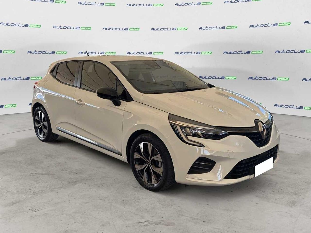 Renault Renault Clio usata, con luci diurne a led