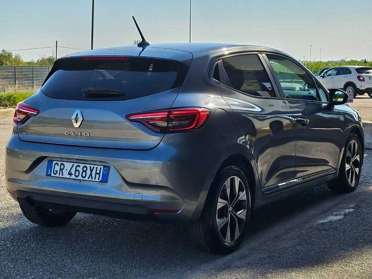 Renault Renault Clio usata, con cruscotto "soft touch"
