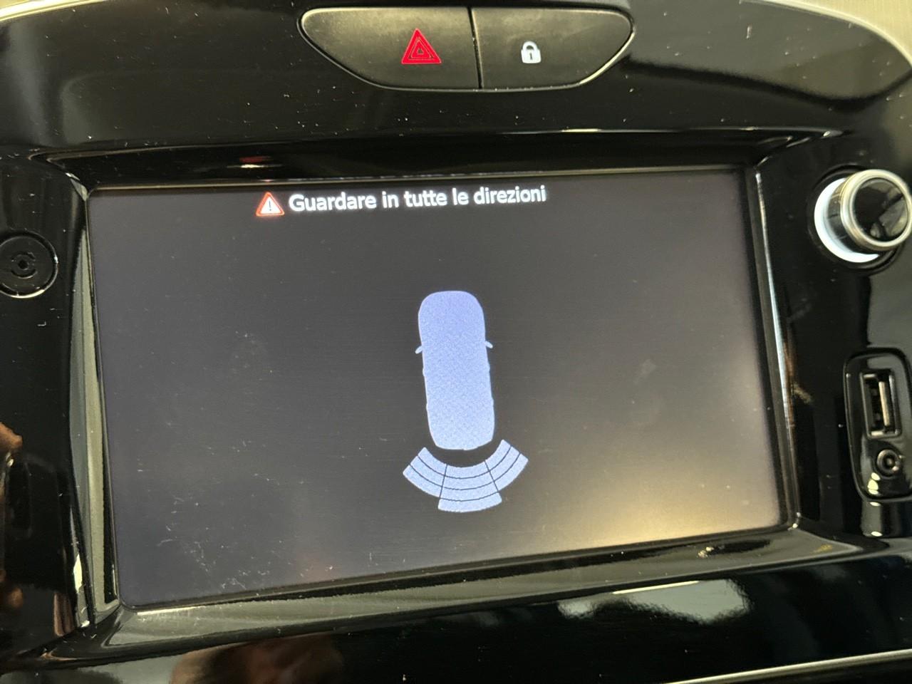 Renault Renault Clio usata, con airbag laterale anteriore e include protezione testa