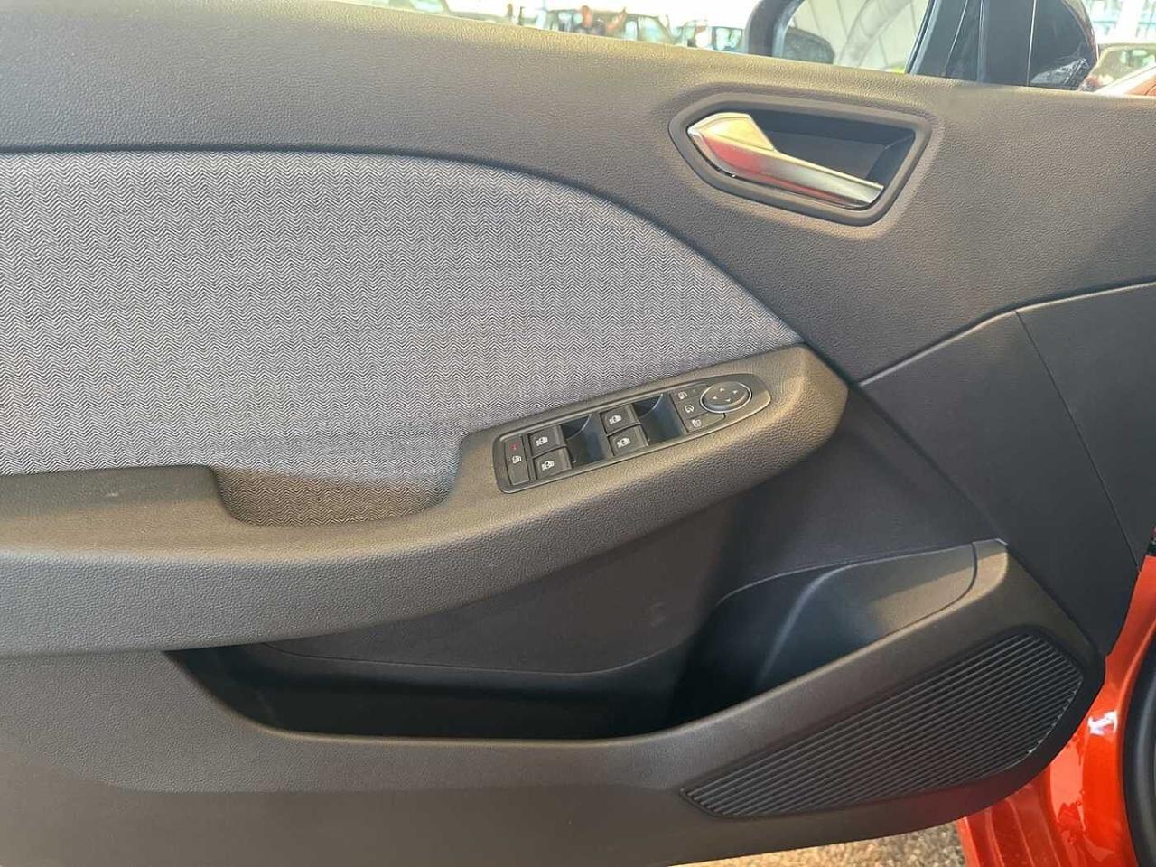 Renault Renault Clio usata, con assistenza alla frenata