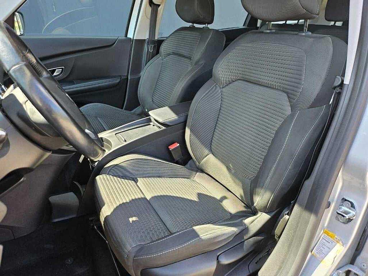 Renault Renault Scenic usata, con 7 marce