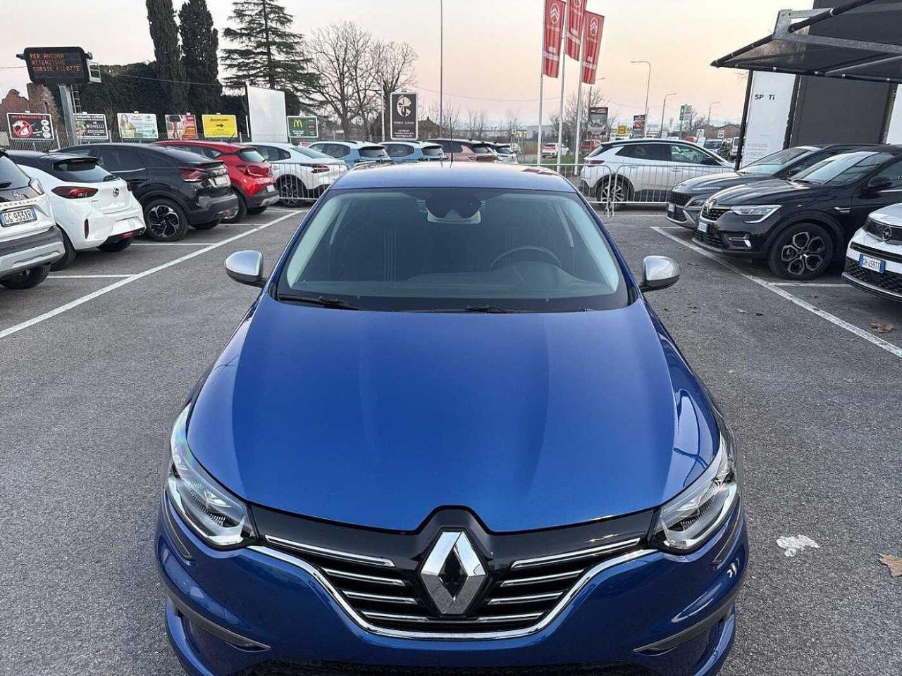 Renault Renault Megane usata, con cintura di sicurezza conducente regolabile in altezza