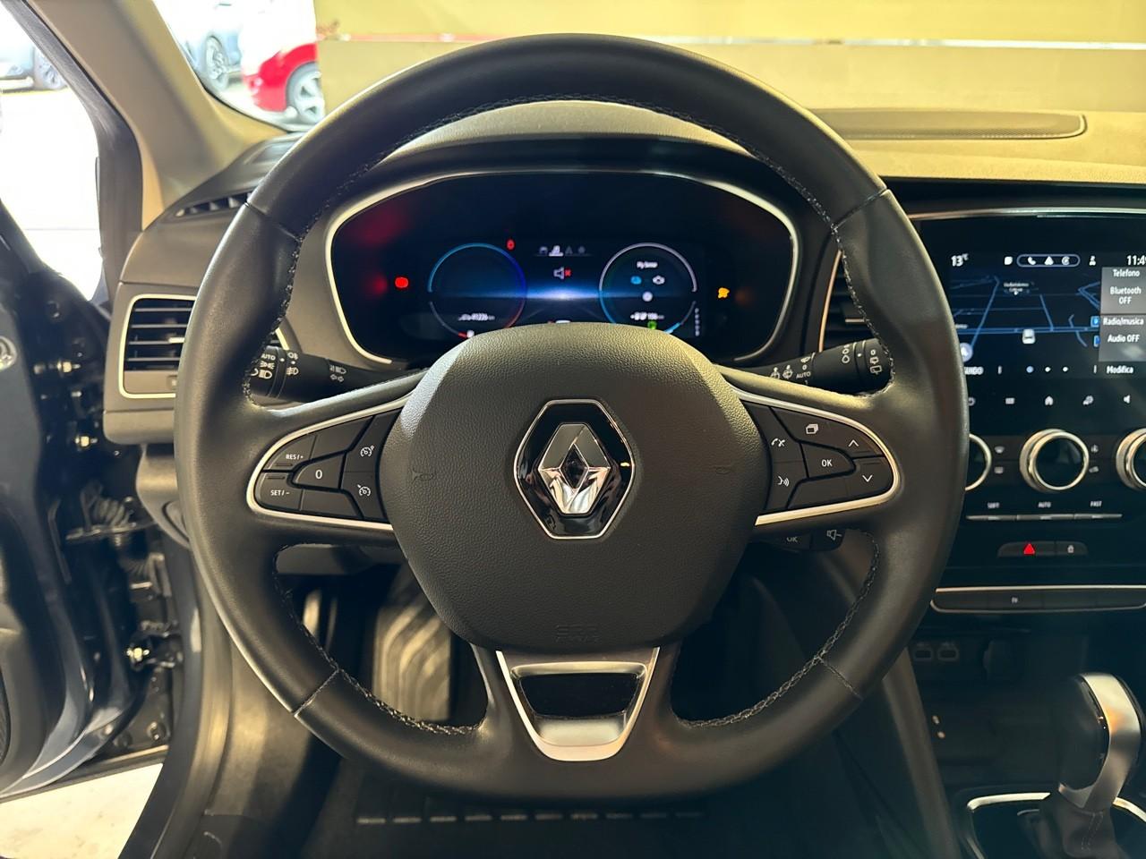 Renault Renault Megane usata, con 8 altoparlanti