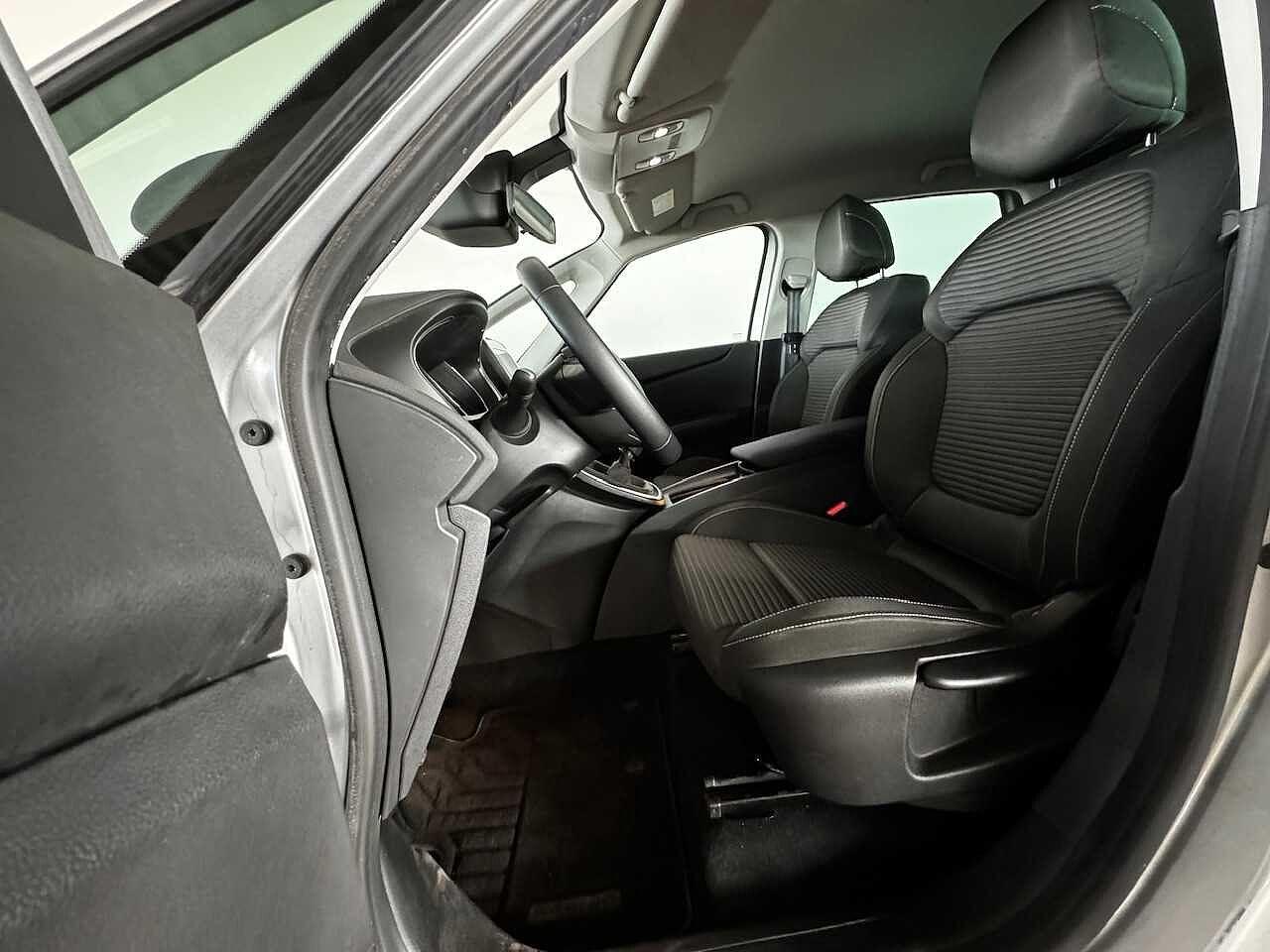 Renault Renault Scenic usata, con 6 marce