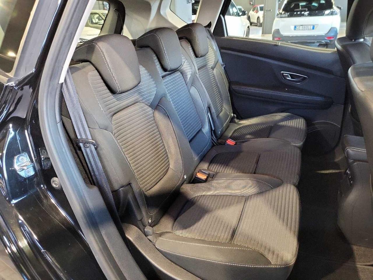 Renault Renault Scenic usata, con 5 sedili