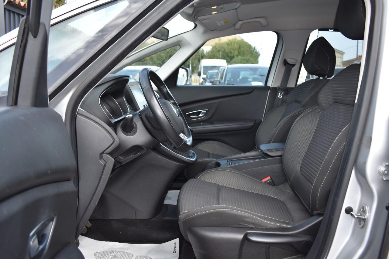 Renault Renault Scenic usata, con GPS
