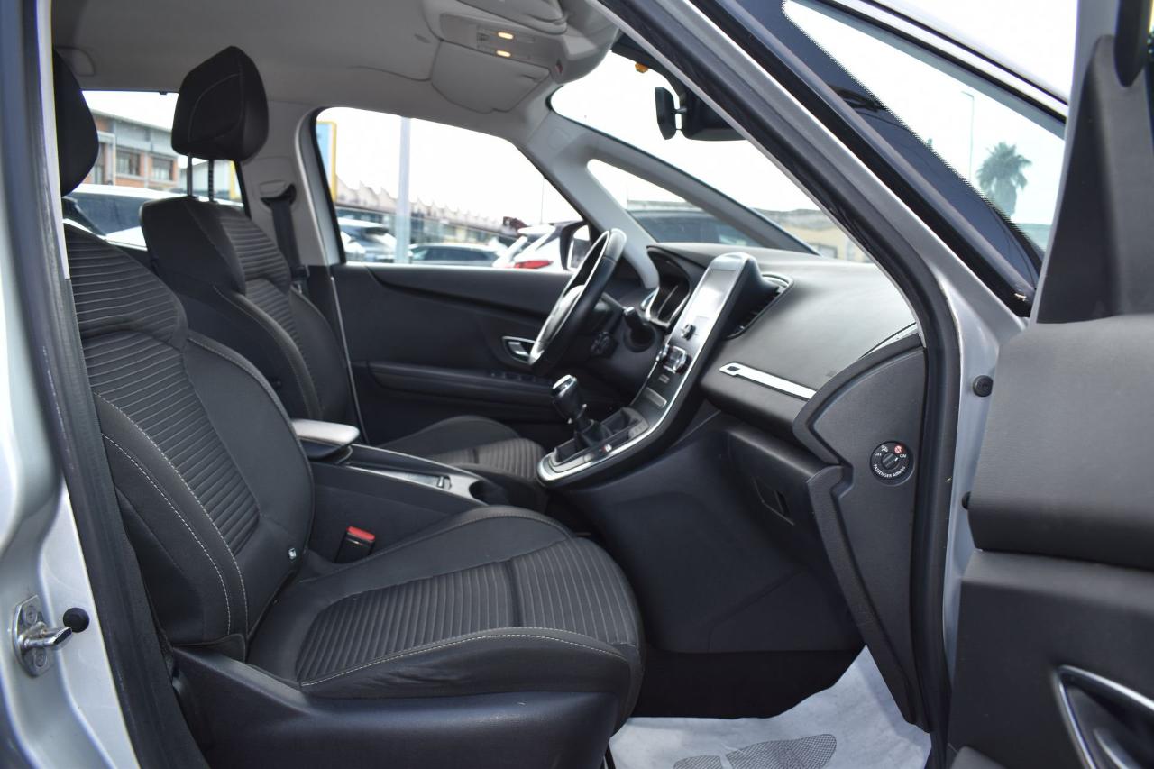 Renault Renault Scenic usata 12