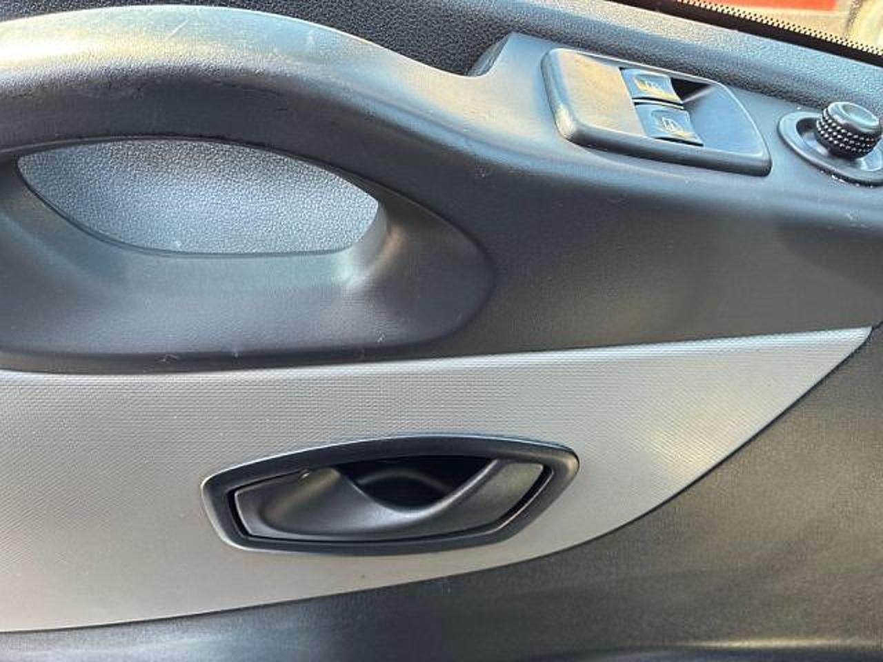 Renault Renault Trafic usata, con 6 marce