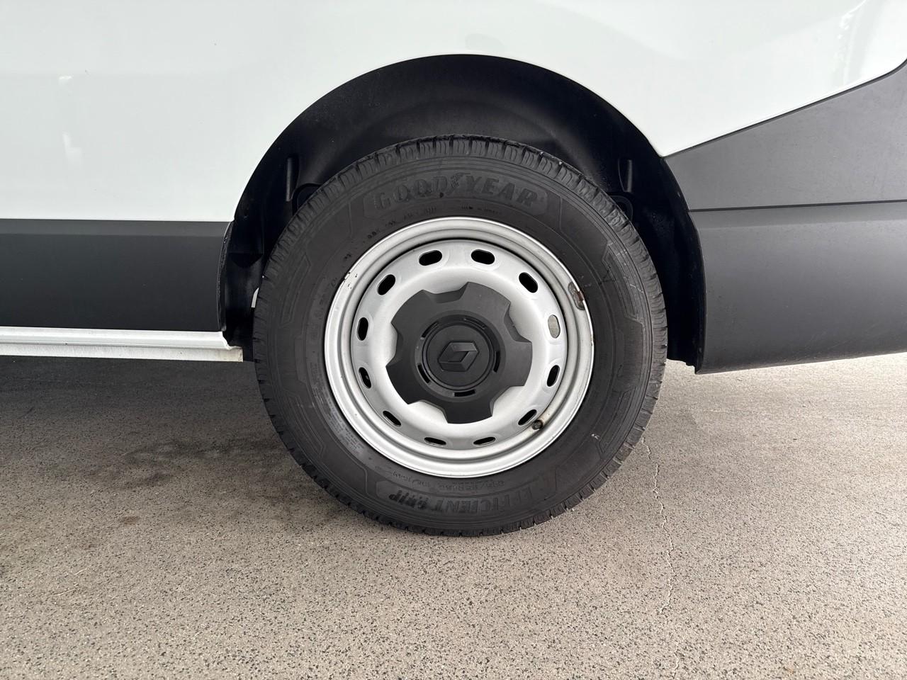 Renault Renault Trafic usata, con 4 freni a disco con 2 dischi ventilati