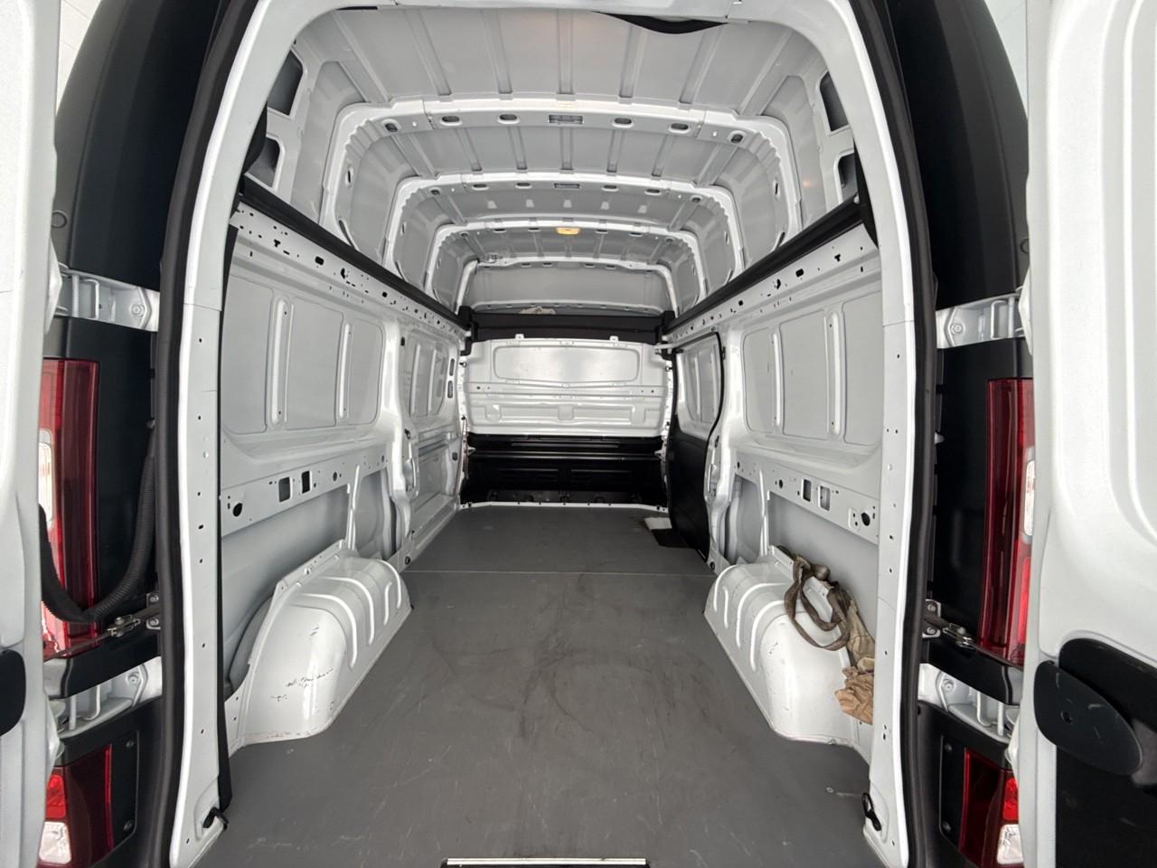 Renault Renault Trafic usata, con conness.dispositivi est.intrattenimento include ingresso aux anteriore e include porta usb anteriore