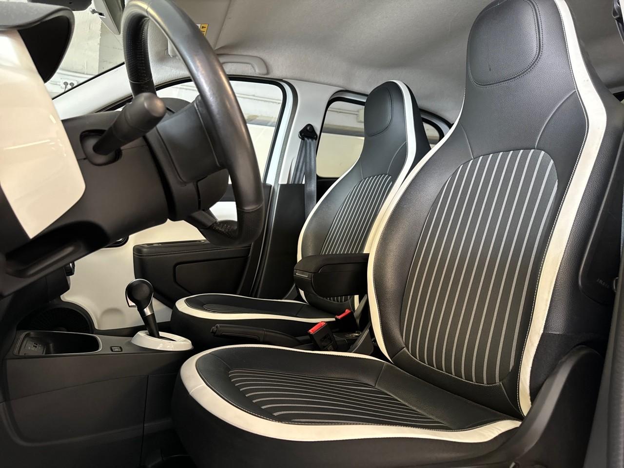 Renault Renault Twingo usata, con comandi audio al volante