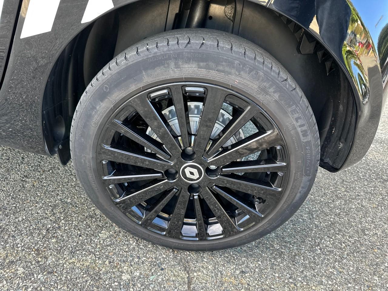 Renault Renault Twingo usata, con 5 altoparlanti subwoofer