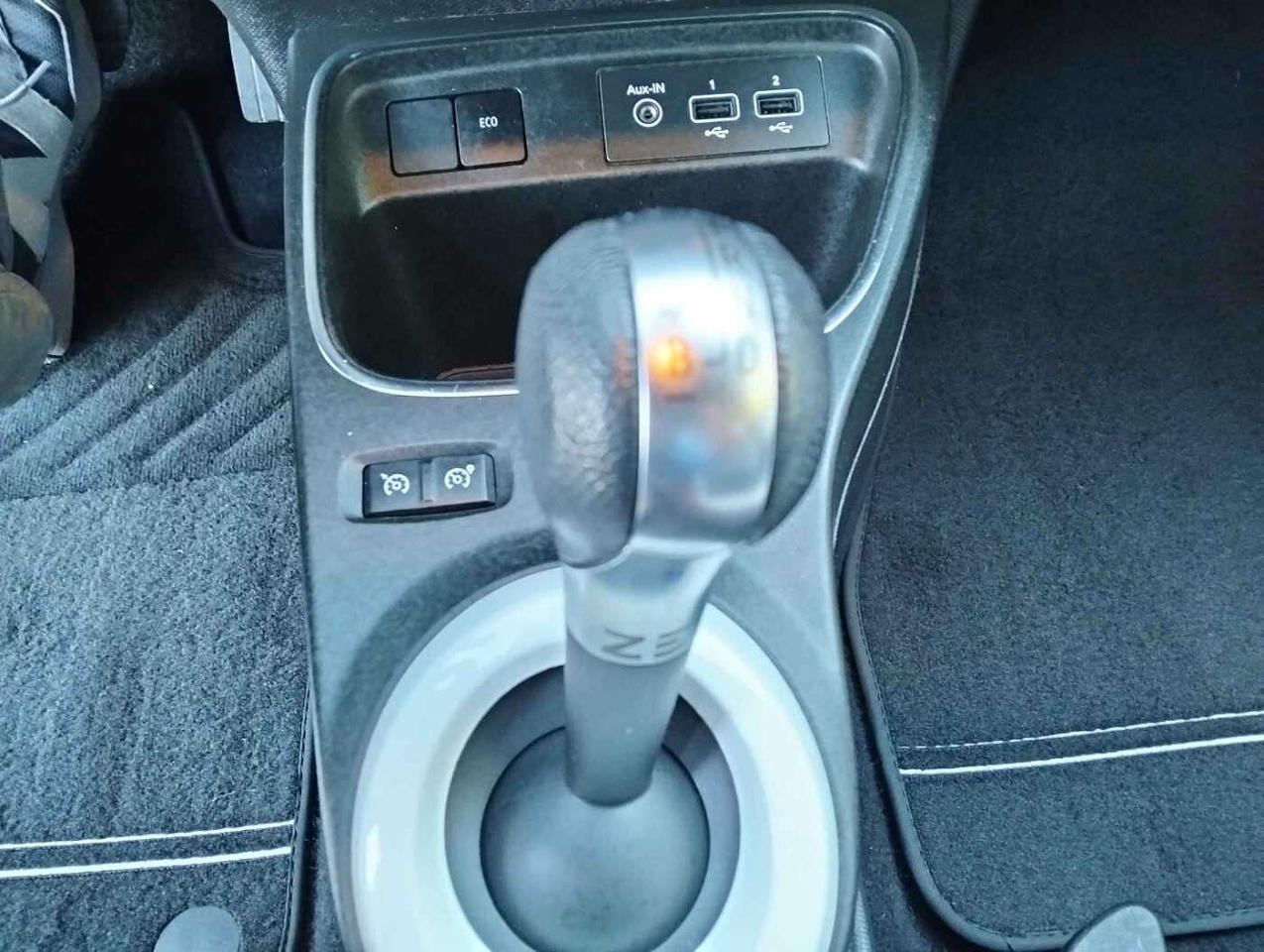 Renault Renault Twingo usata, con abs con assistenza alla frenata di emergenza e sistema elettronico di controllo della stabilità esp