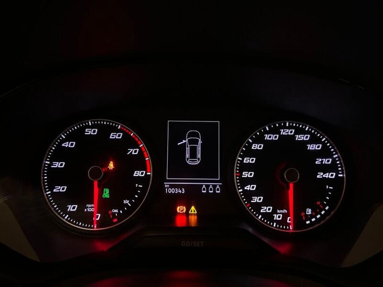 Seat Seat Arona usata, con luci diurne