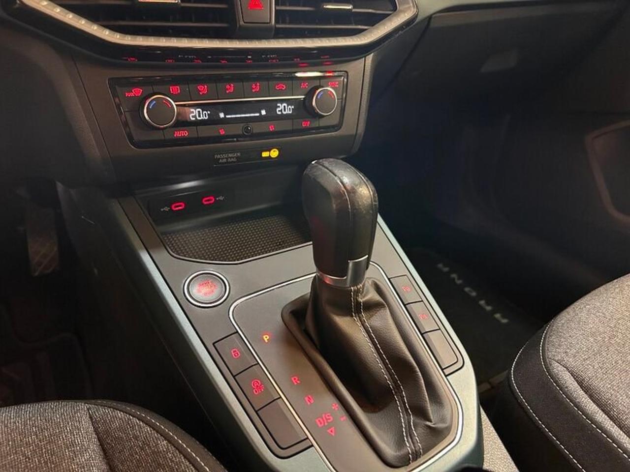 Seat Seat Arona usata, con chiusura centralizzata