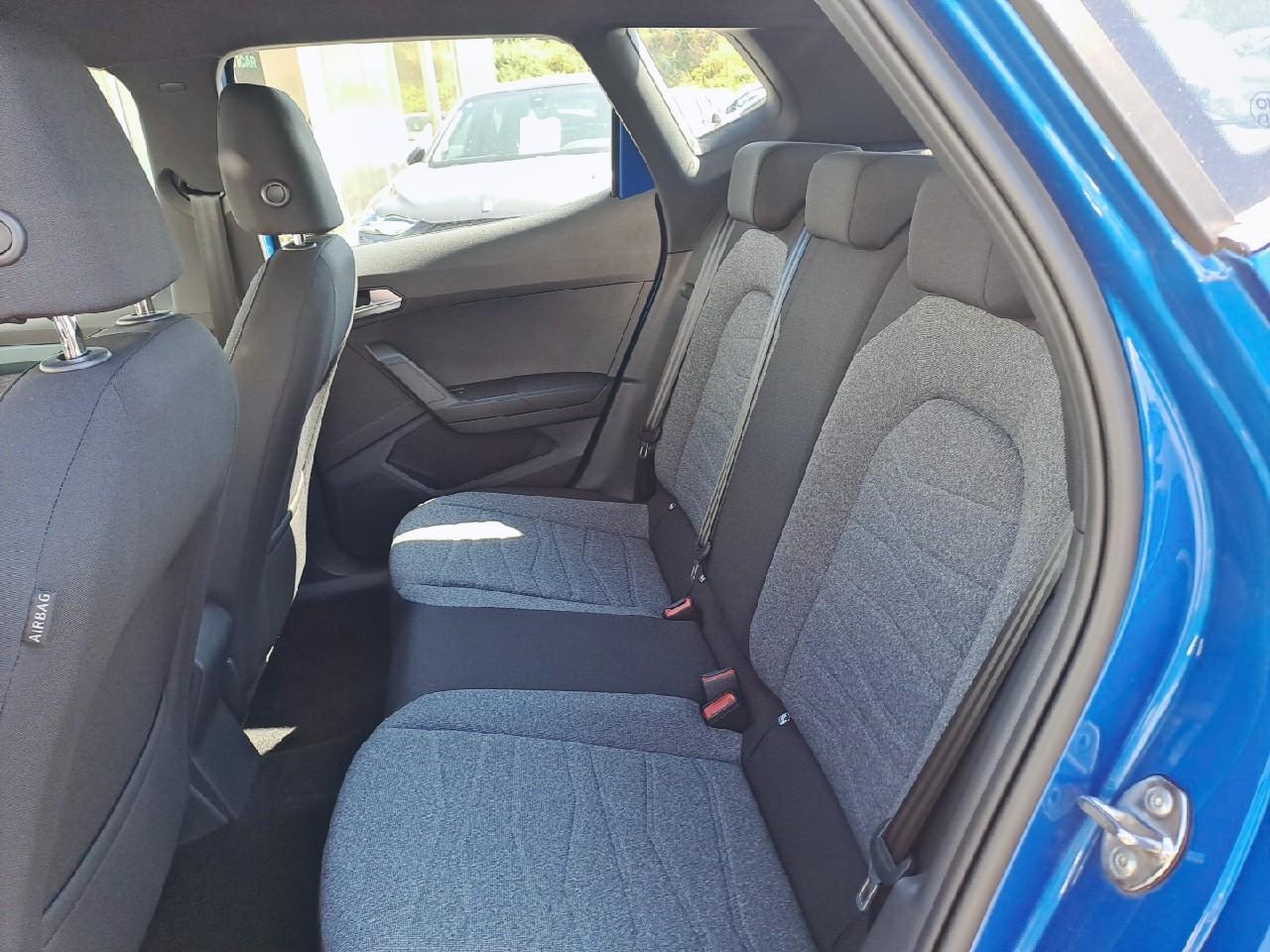 Seat Seat Arona usata, con 2 poggiatesta sedili ant. , con reg. in altezza, 3 poggiatesta sedili post. , con reg. in altezza