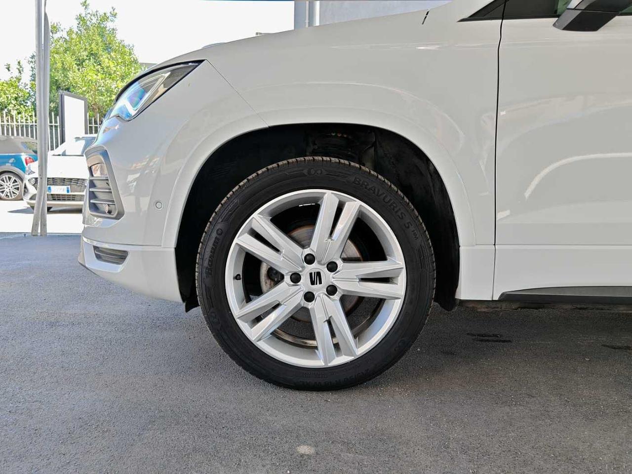 Seat Seat Ateca usata, con cassetto portaoggetti sotto il sedile pass.