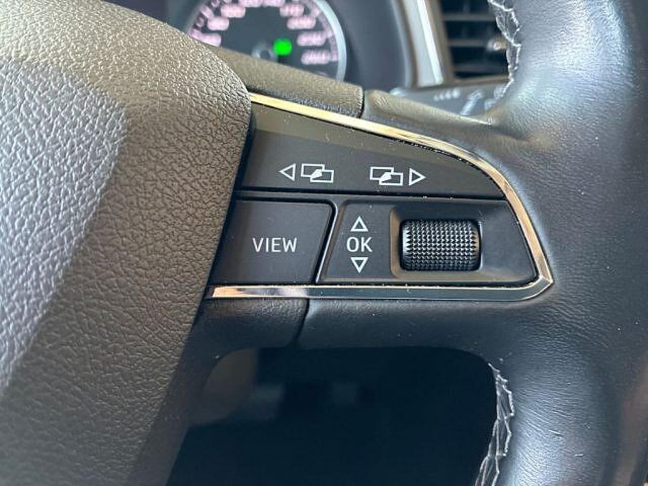 Seat Seat Leon usata, con barre porta tutto