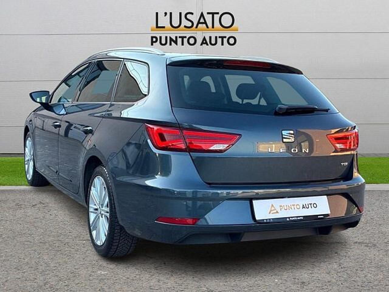 Seat Seat Leon usata, con carica batteria senza fili