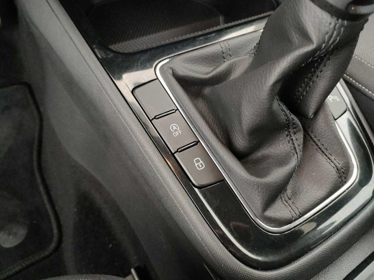 Skoda Skoda Fabia usata, con catarinfrangenti di sicurezza sulle portiere anteriori