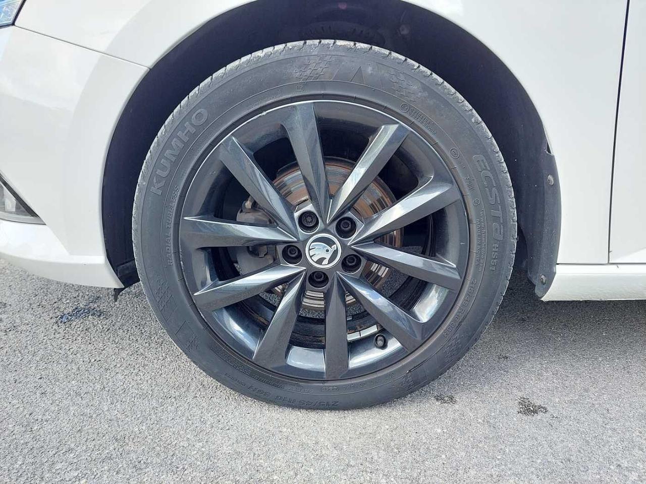 Skoda Skoda Fabia usata, con cinture di sicurezza posteriori a 3 punti di ancoraggio