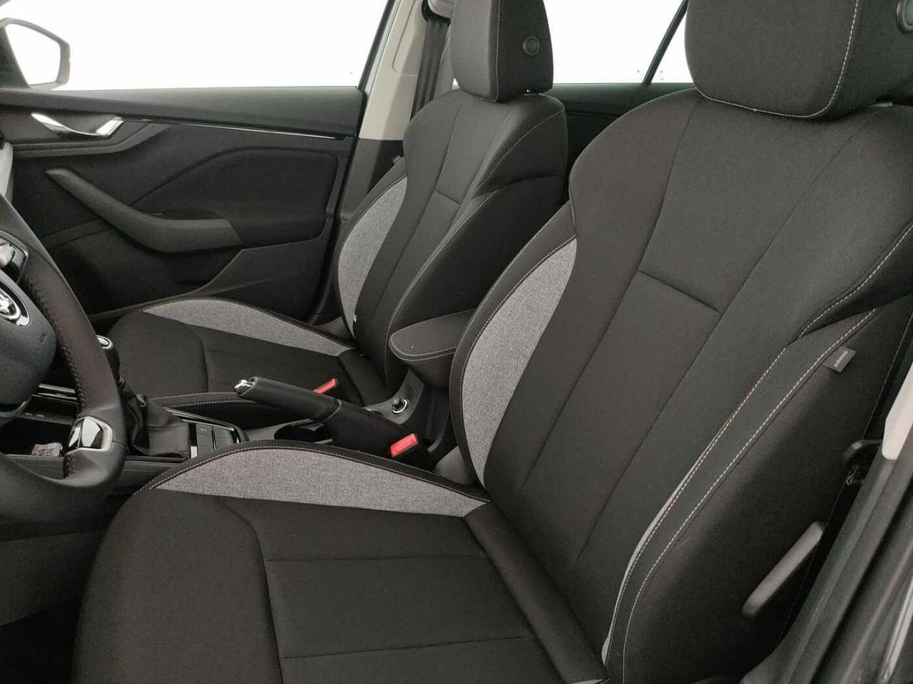 Skoda Skoda Kamiq usata, con Alette parasole con specchio sul lato passeggero ant. ed etichetta airbag sull