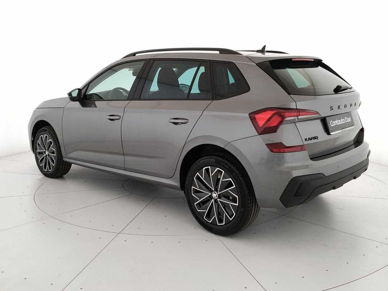 Skoda Skoda Kamiq usata, con cappelliera posteriore asportabile e riponibile dietro lo schienale dei sedili posteriori