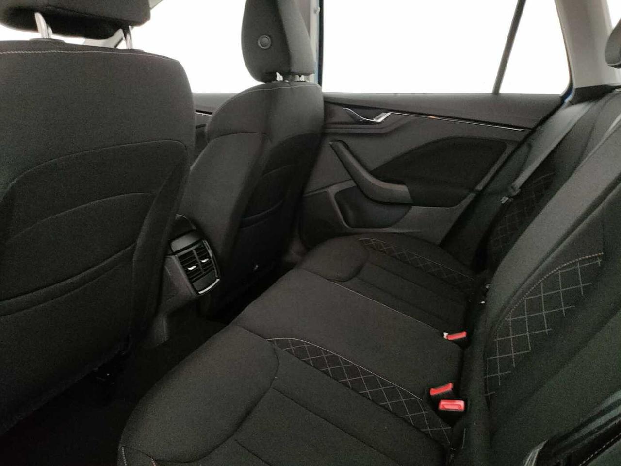 Skoda Skoda Kamiq usata, con 8 altoparlanti