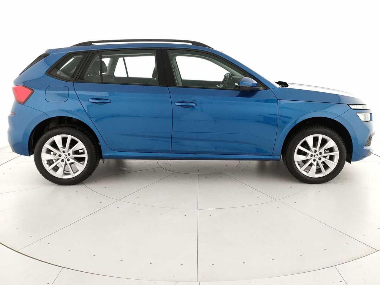 Skoda Skoda Kamiq usata, con catarinfrangenti di sicurezza sulle portiere anteriori