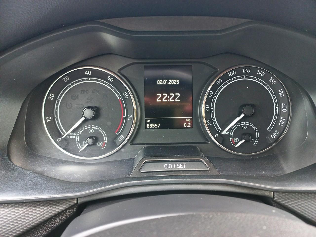 Skoda Skoda Kamiq usata, con 8,0 display multifunzionale touch screen, plancia 1 e 20,3