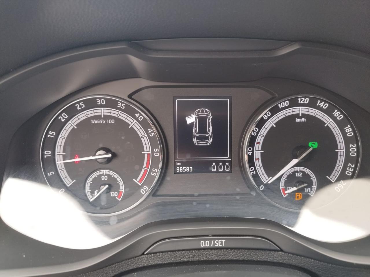 Skoda Skoda Karoq usata, con autoradio