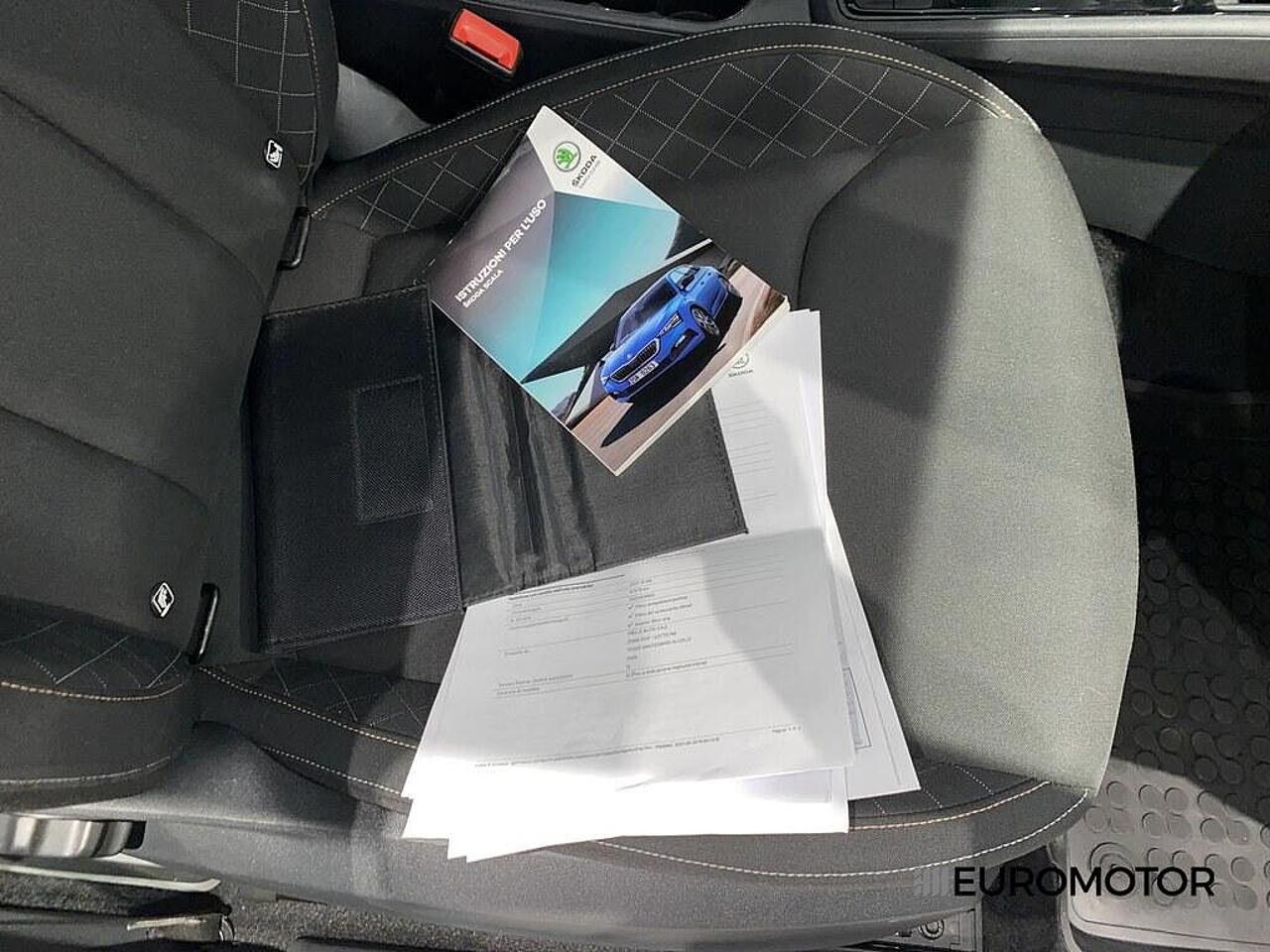 Skoda Skoda Scala usata, con bracciolo porta oggetti