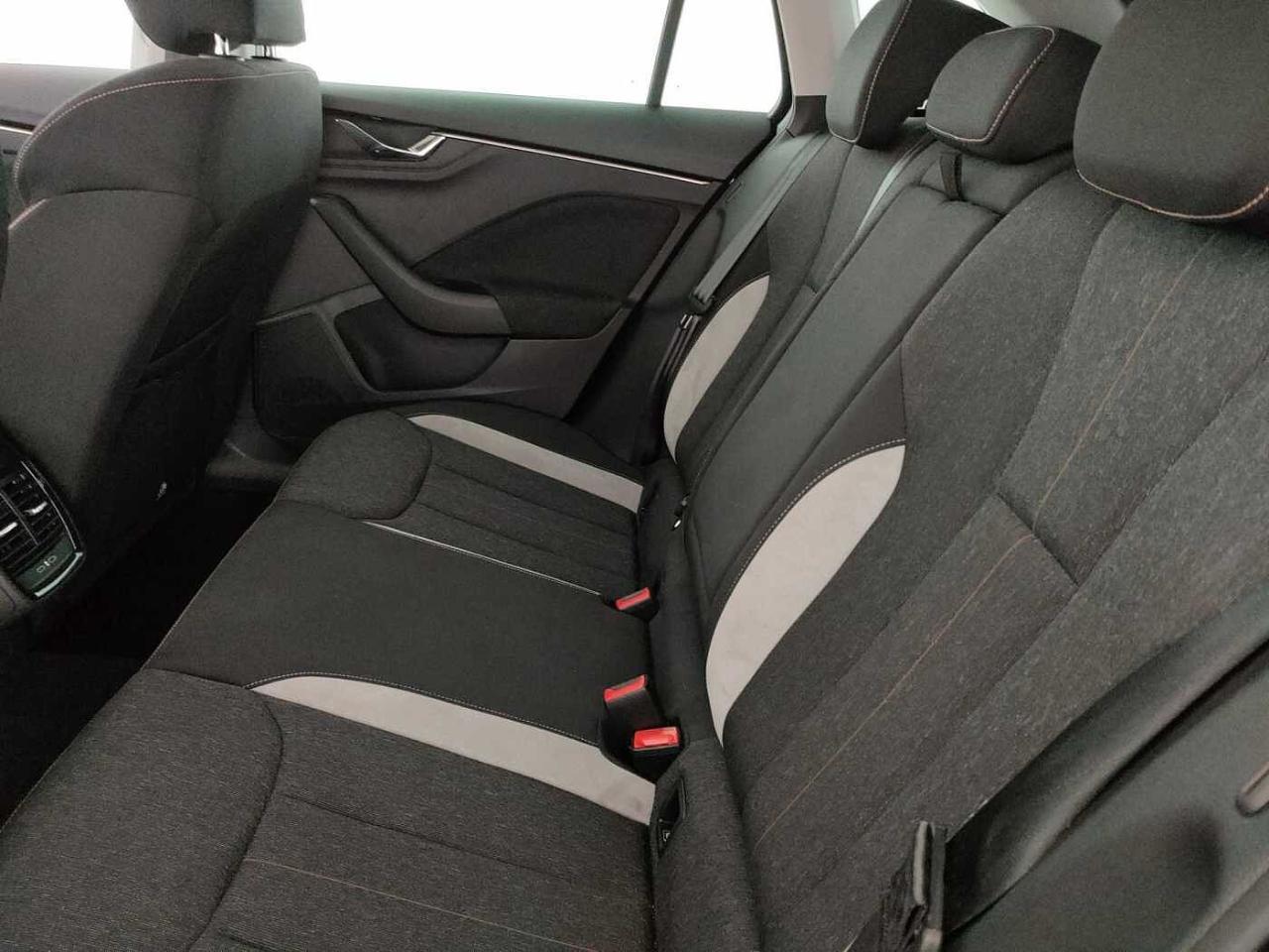Skoda Skoda Scala usata, con ambient light