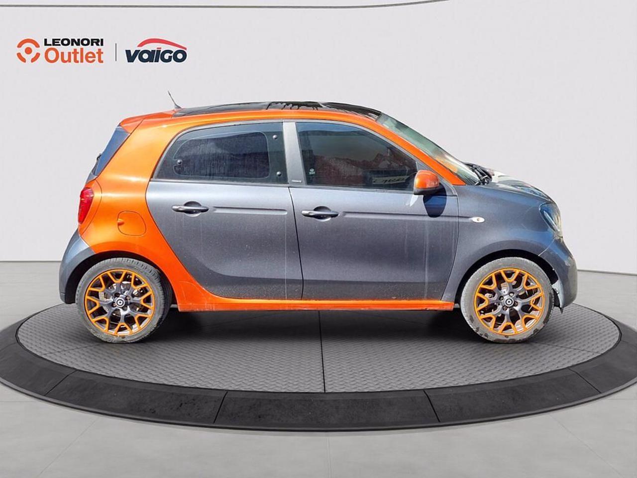 Smart Smart Forfour usata, con barre longitudinali sul tetto