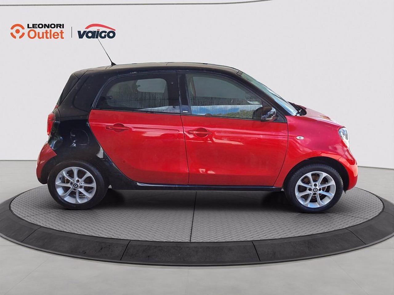 Smart Smart Forfour usata, con barre longitudinali sul tetto