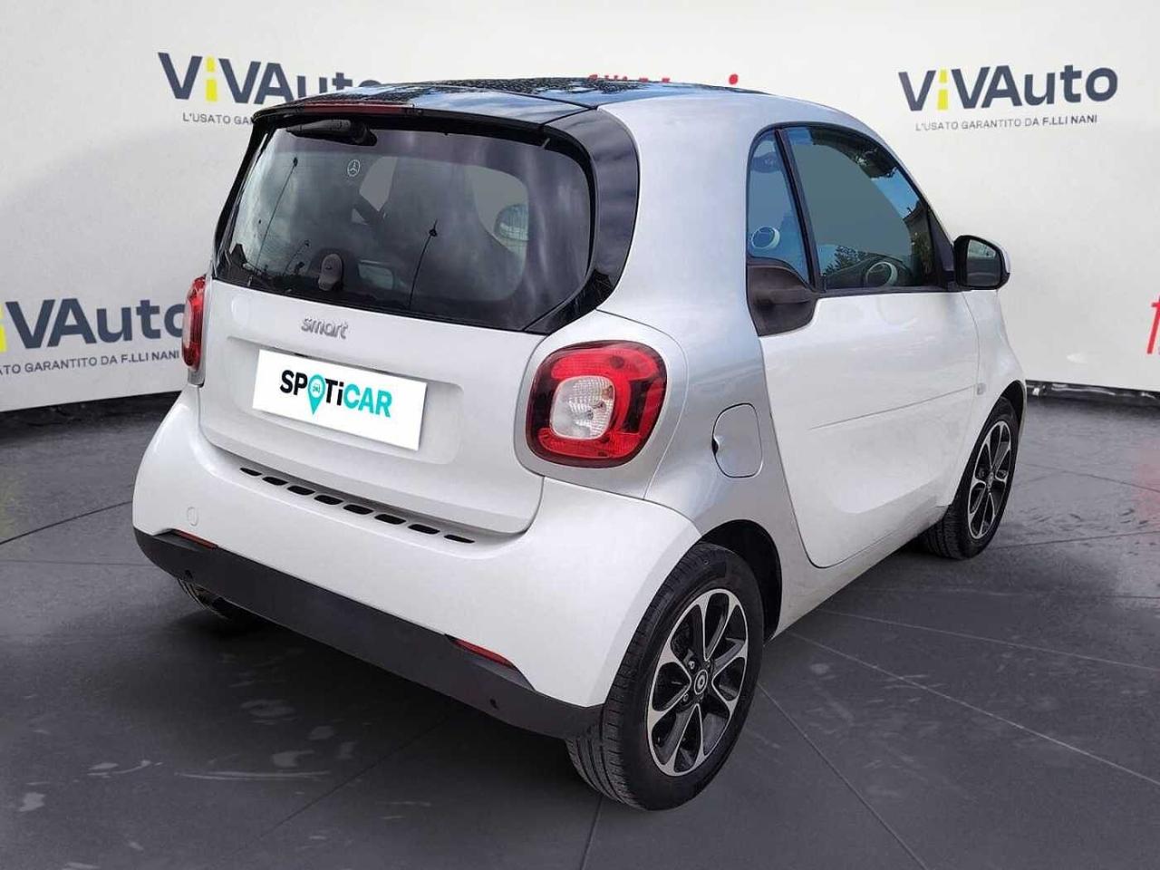 Smart Smart Fortwo usata, con box portaoggetti aperto
