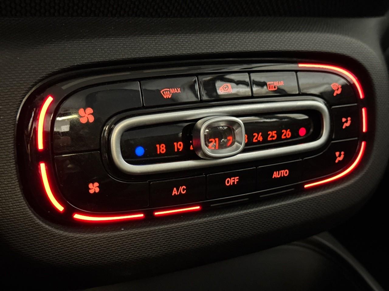 Smart Smart Fortwo usata, con assistenza al parcheggio posteriore e con monitor